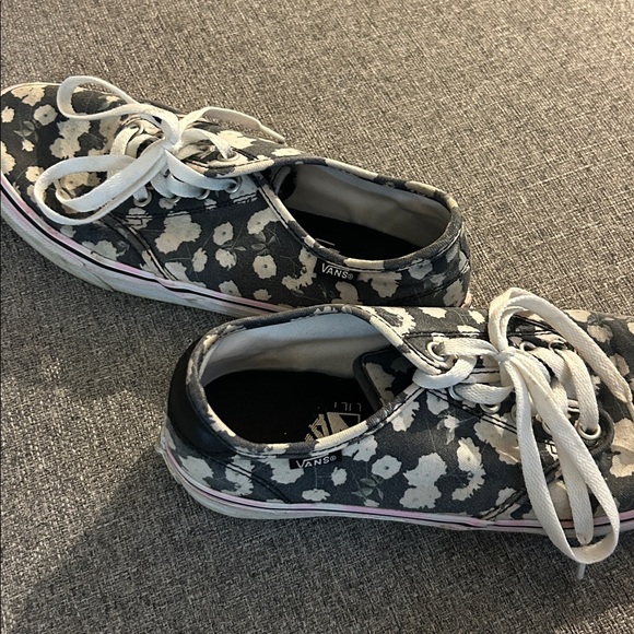 Women’s Floral Vans - Picture 2 of 4